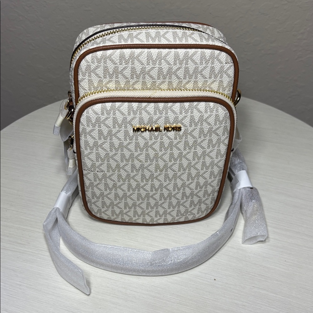 Michael Kors Jet Travel medium Beige and Brown Crossbody Bag NWT - Picture 5 of 8